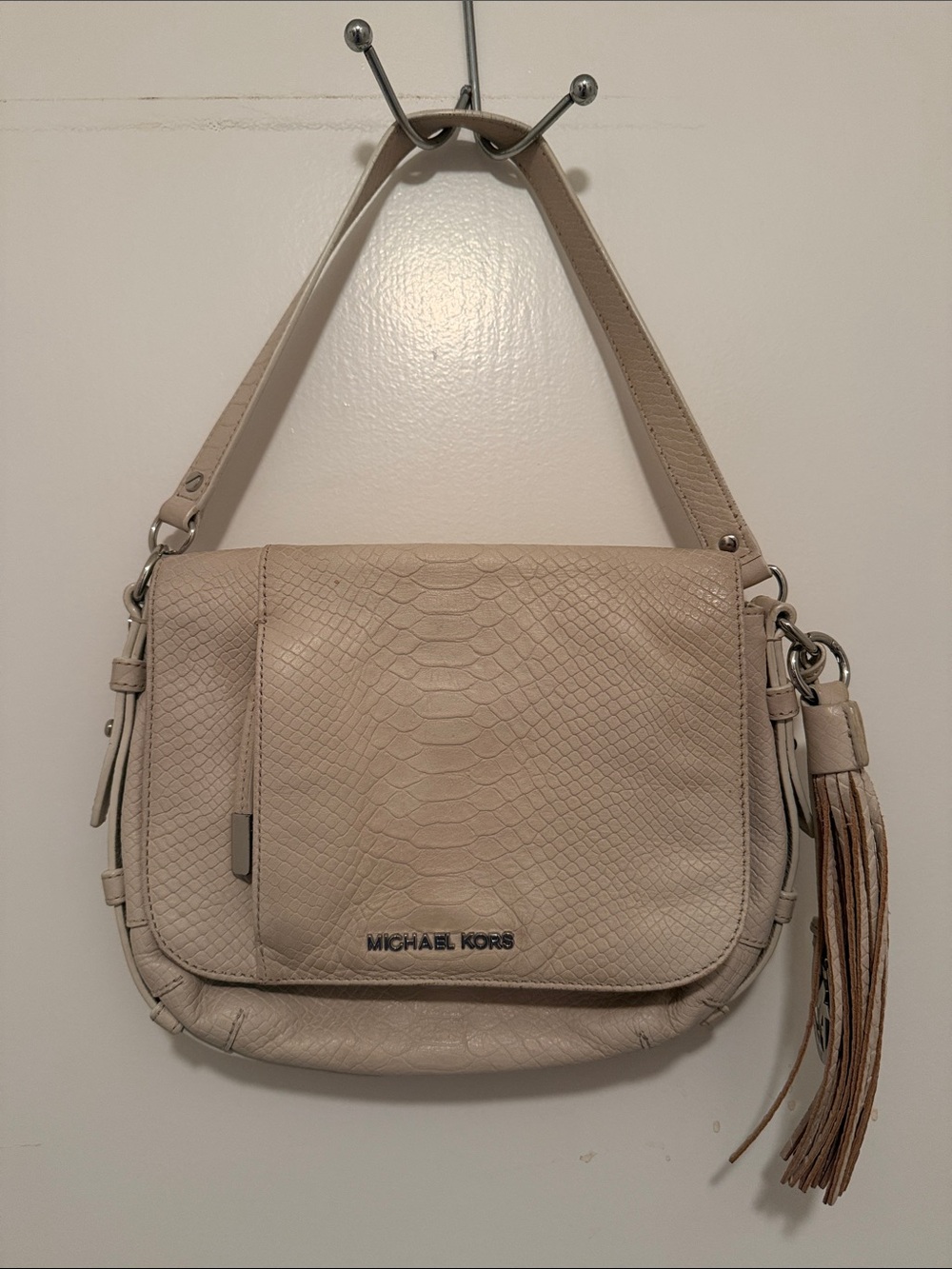 MICHAEL KORS Taupe Snake-Embossed Leather Shoulder Bag with Tassel